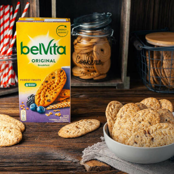 Belvita Original Crispy Biscuits with Forest Fruit and Cereals, 300g